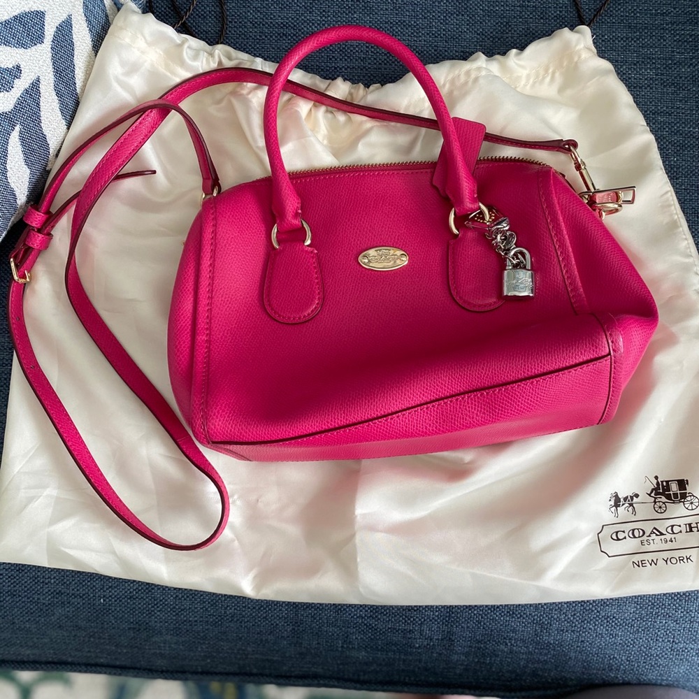 Coach small barrel purse nwot